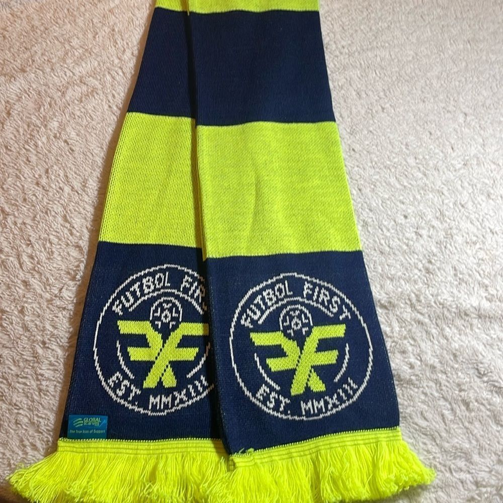 Futbol first scarf